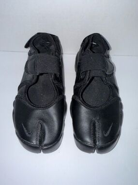 Nike Air Rift Black Split-Toe Training Ballet Flats